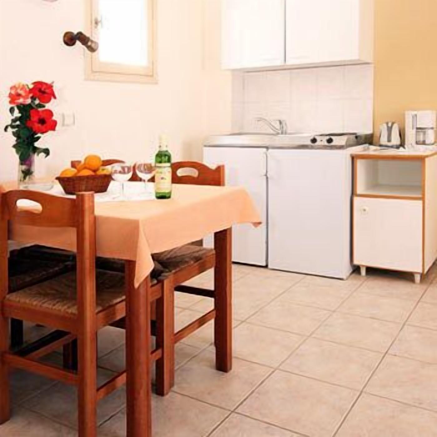 Uzenie All Suites Boutique Resort (Adults Only) Adelianos Kampos Eksteriør billede
